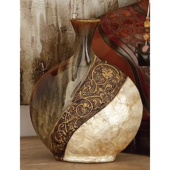 Очаровательная 14-дюймовая коричневая керамическая ваза со встроенными замысловатыми деталями, идеальный аксессуар для домашнего декора.